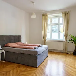 Central Living - Schoenbrunn Apartment Vienna